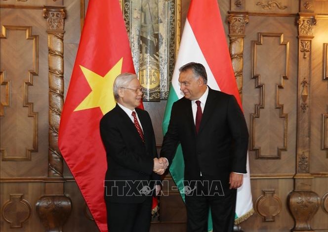 tong bi thu nguyen phu trong gui dien cam on thu tuong hungary viktor orban