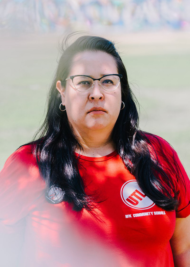 day la cuoc song neu ban tro thanh mot giao vien tai my toi lam 3 cong viec va hien mau de chi tra hoa don hang ngay