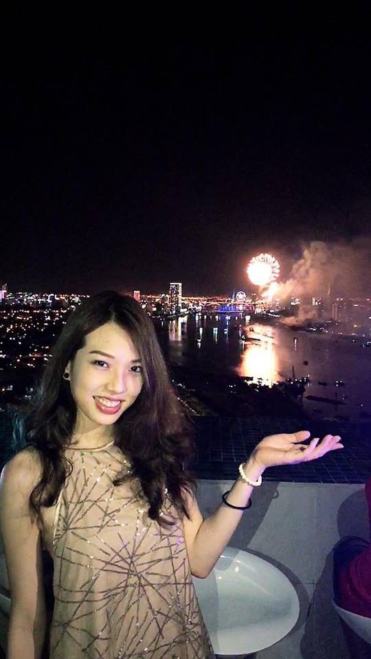 nhan sac chi gai xinh dep cua a hau bui phuong nga