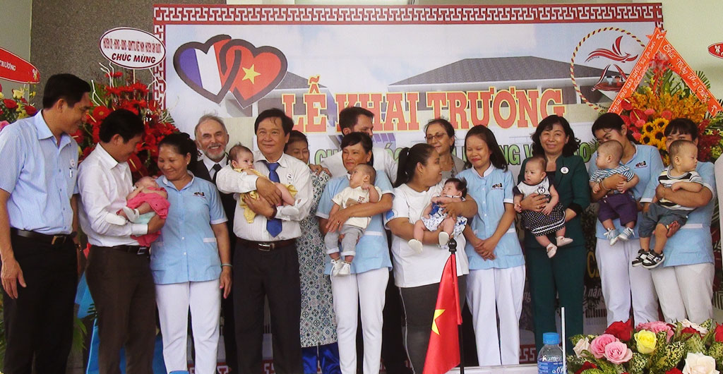 khanh thanh trung tam cham soc nuoi duong va giao duc tre mo coi tai can giuoc