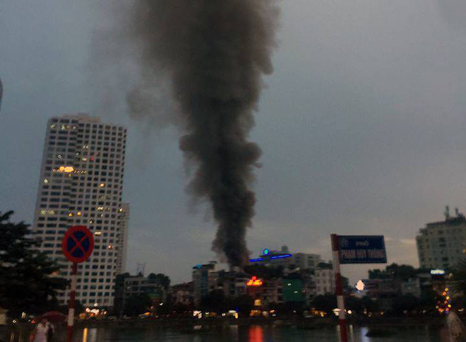 nong chay lan kinh hoang ca day tro gan vien nhi o ha noi nhieu nguoi om mat khoc nuc no