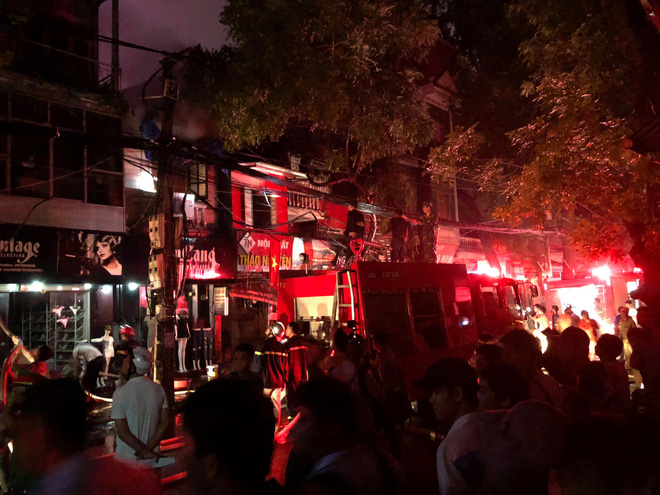 nong chay lan kinh hoang ca day tro gan vien nhi o ha noi nhieu nguoi om mat khoc nuc no