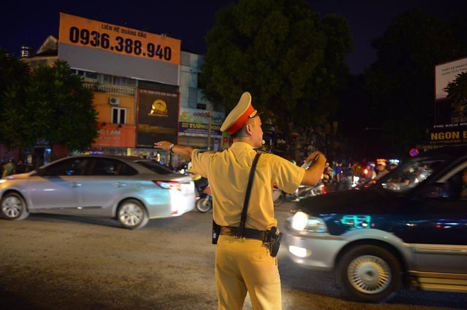 nong chay lan kinh hoang ca day tro gan vien nhi o ha noi nhieu nguoi om mat khoc nuc no