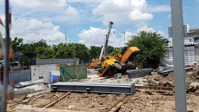 tphcm kinh hoang can cau dai hon 20m bat ngo do sap chan ngang dai lo pham van dong
