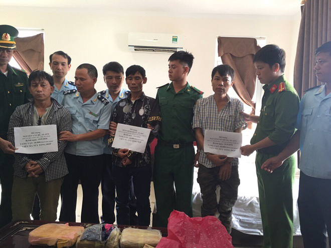 dot kich vao khach san bat nhom doi tuong ban 18000 vien ma tuy tong hop