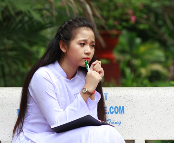 sao viet hoc cung truong voi hoa hau tieu vy nguoi truot tot nghiep ke diem thap let det
