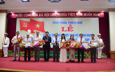 hue le trao tang truy tang danh hieu ba me viet nam anh hung
