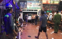 chu showroom noi gi vu o to lao tu tang 2 xuong dat o ha noi