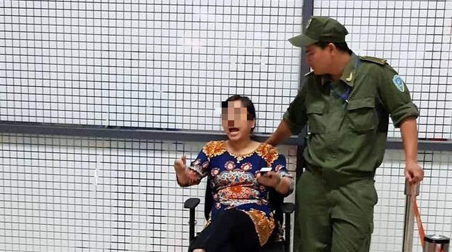 san bay noi bai hon loan vi cuoc tranh cai 500 nghin dong tien cuoc giua nhan vien jetstar va hanh khach