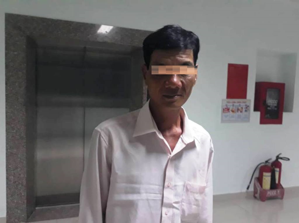 vu thai nhi song sinh chet luu o vinh long tam dinh chi cong viec doi voi bac si truc