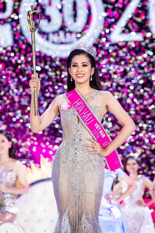 do nhan sac cua 4 nguoi dep dang quang hoa hau viet nam nam 18 tuoi