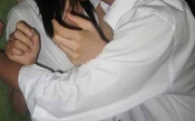 thanh nien du do be gai 15 lam chuyen nguoi lon