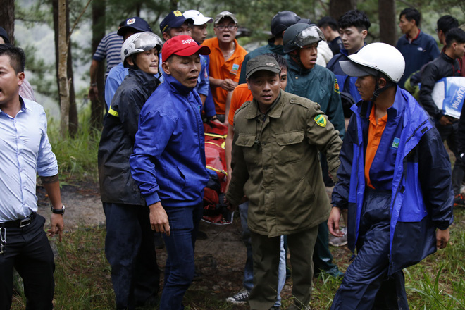 du khach han quoc tu vong khi nhay thac datanla trong tour du lich mao hiem o da lat