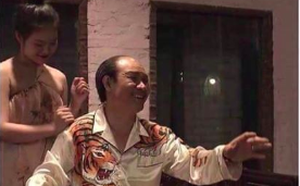 my soi khan gia hay phan biet my soi la vai dien thu quynh la 1 nguoi phu nu can duoc ton trong