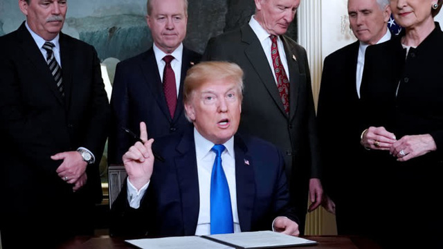 cac cong ty chau a bo chay khoi cuoc chien thuong mai my trung