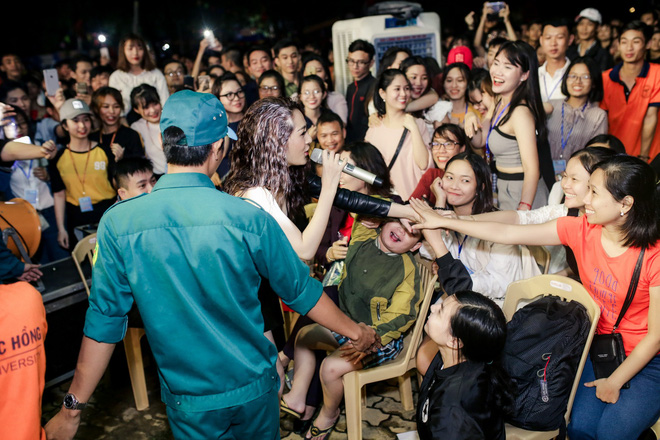 diep lam anh vac bung bau 8 thang di phat qua trung thu