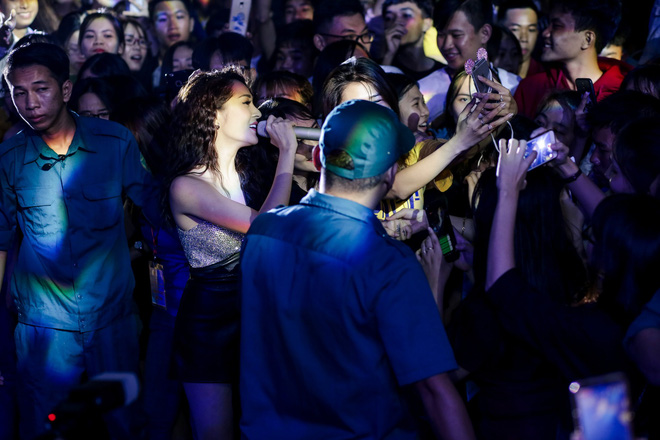 diep lam anh vac bung bau 8 thang di phat qua trung thu