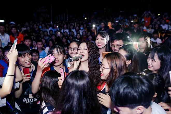 diep lam anh vac bung bau 8 thang di phat qua trung thu