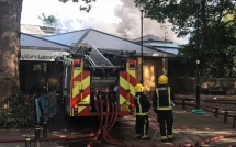 nong chay lon o trung tam giai tri tai london 80 linh cuu hoa duoc dieu dong