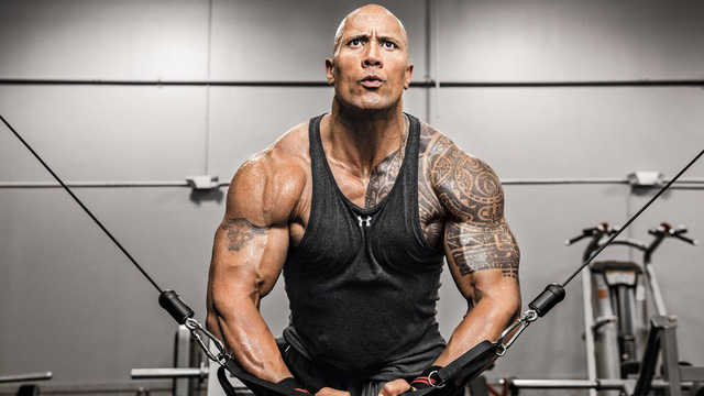 dwayne johnson tu nguoi dan ong chi con 7 usd trong vi den dien vien co thu lao cao nhat the gioi
