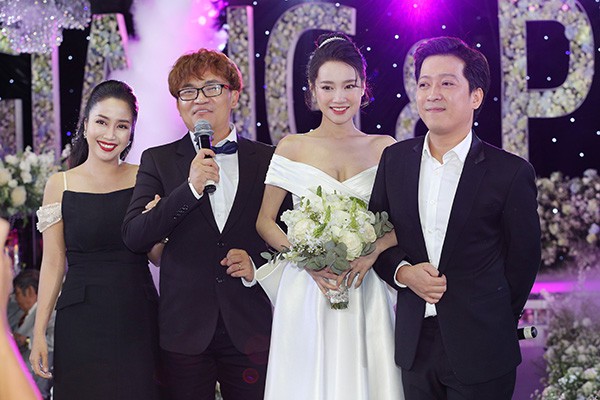 mc dam cuoi cua nha phuong chinh la co gai truong giang yeu don phuong 17 nam truoc