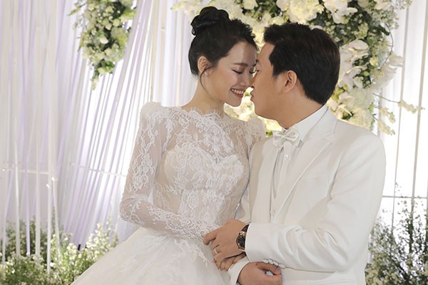 su that ve hinh anh ho quang hieu nhin trom bao anh tu xa trong dam cuoi truong giang