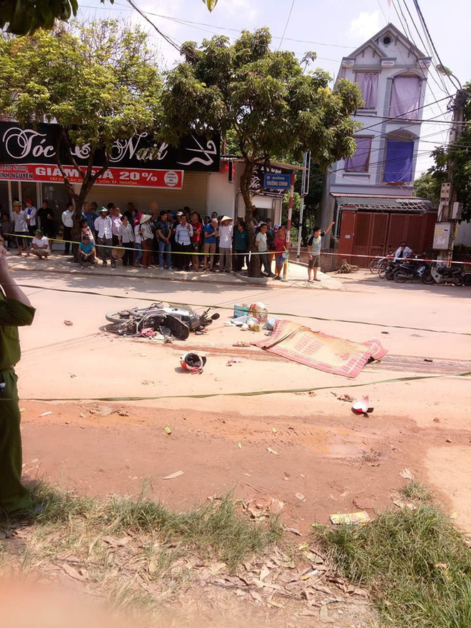 vinh phuc va cham voi xe ben tren duong di boc thuoc nam hai vo chong tu vong thuong tam