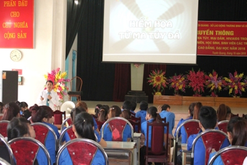 tuyen truyen phong chong mai dam hivaids cho doan vien thanh nien