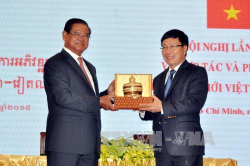 viet nam campuchia xay dung duong bien gioi hoa binh hop tac va phat trien