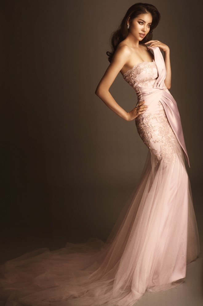 pham huong tung mot loat anh moi ky niem 1 nam ngay dang quang hoa hau