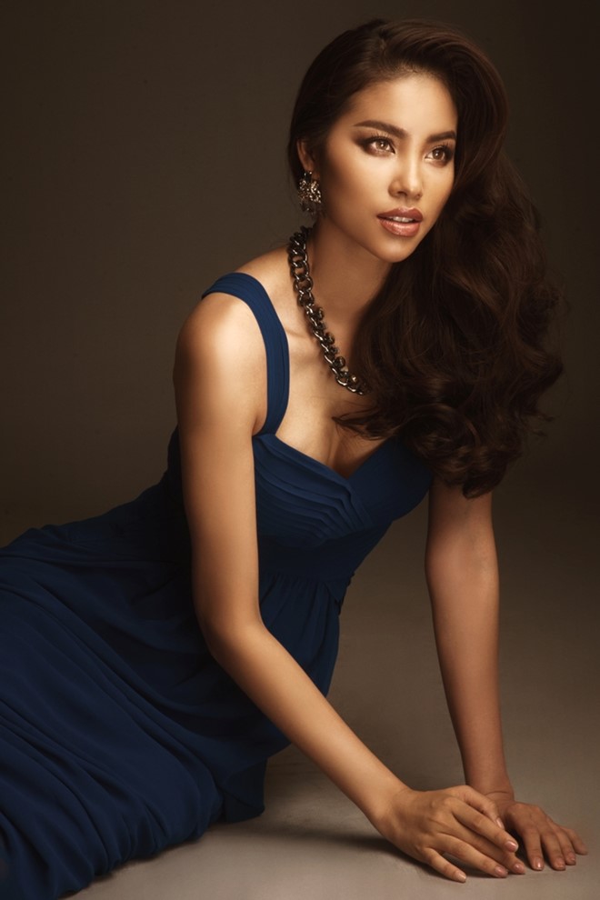 pham huong tung mot loat anh moi ky niem 1 nam ngay dang quang hoa hau