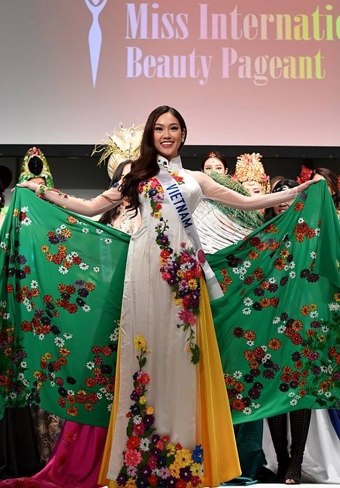 pham phuong linh gianh danh hieu dai su du lich tai cuoc thi hoa hau quoc te 2016
