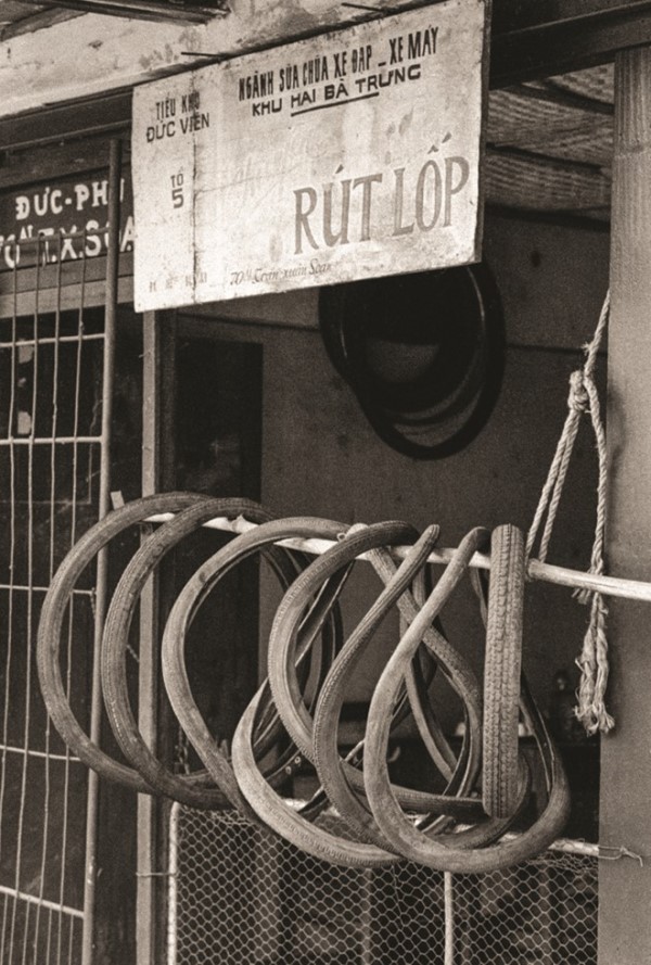 ha noi nhung nam dau 80 qua goc nhin dai su anh john ramsden