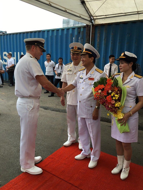 tau chien ham doi thai binh duong cua canada tham thanh pho ho chi minh