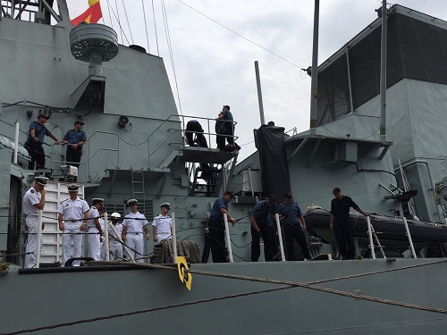 tau chien ham doi thai binh duong cua canada tham thanh pho ho chi minh