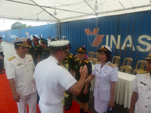 tau chien ham doi thai binh duong cua canada tham thanh pho ho chi minh