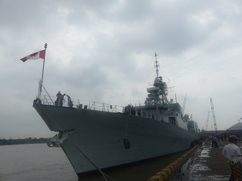 tau chien ham doi thai binh duong cua canada tham thanh pho ho chi minh