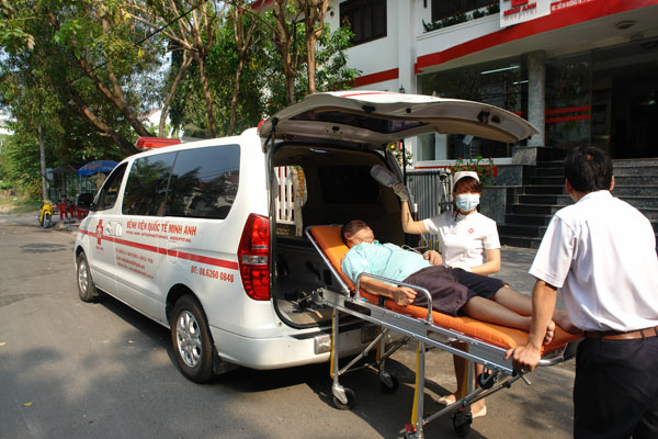 chan chinh tinh trang chuyen nguoi benh ra ngoai dieu tri