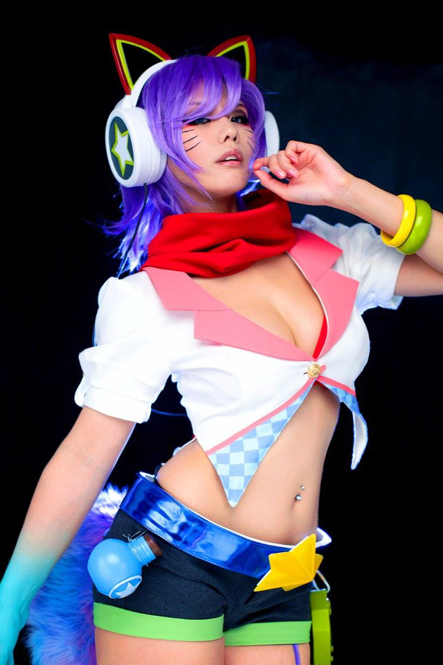 cosplay ahri gia lap cuc quyen ru danh cho fan ham mo lien minh huyen thoai