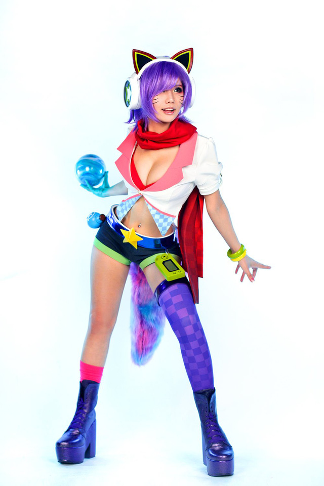 cosplay ahri gia lap cuc quyen ru danh cho fan ham mo lien minh huyen thoai