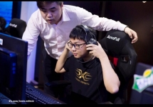 lien minh huyen thoai quan ly snake esports an tuong voi quan net cua viet nam va khen sofm rat thong minh cham chi