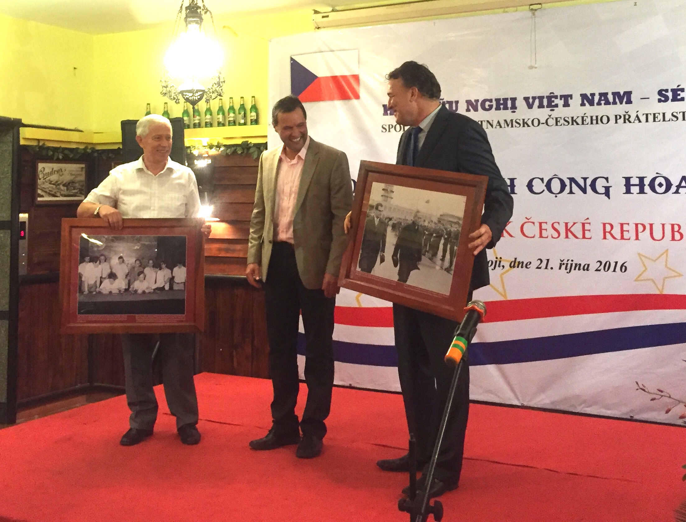 giao luu ky niem quoc khanh cong hoa sec