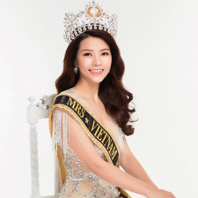 xuan thuy lai thay tracy hang nguyen di thi mrs world 2016