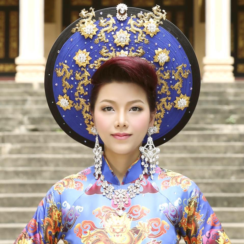 xuan thuy lai thay tracy hang nguyen di thi mrs world 2016