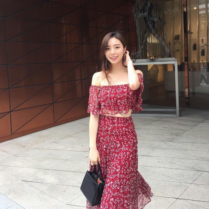bong mat voi than hinh cua tan hoa hau hoan vu han quoc