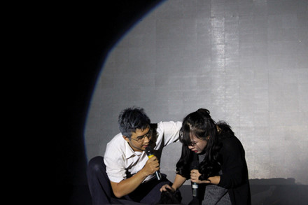 sinh vien bao chi chay het minh trong dem hoi halloween hoanh trang