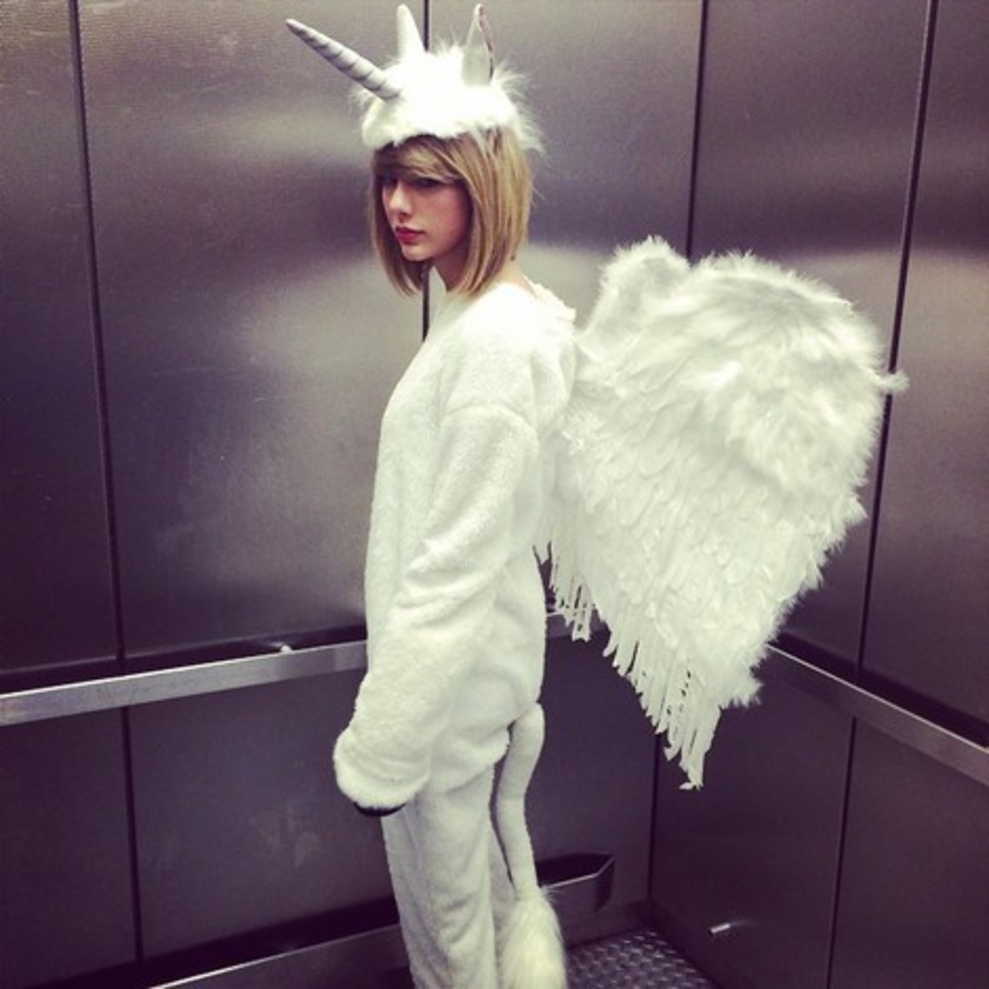 xem cac sao noi tieng the gioi mac gi trong dip le hoi halloween