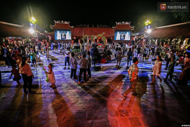 thu vong nguyet o van mieu co gi ben trong khu sieu vip cach ly duoc canh sat bao ve gia ve vai trieu van dong nghit khach