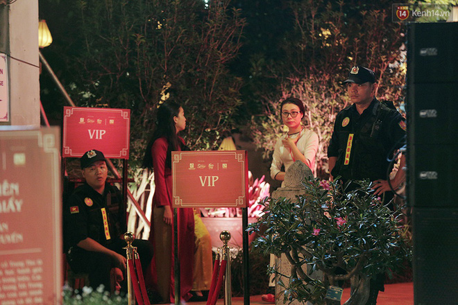 thu vong nguyet o van mieu co gi ben trong khu sieu vip cach ly duoc canh sat bao ve gia ve vai trieu van dong nghit khach