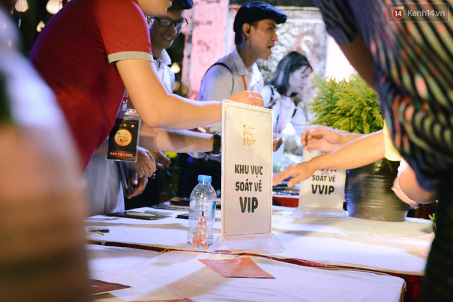 thu vong nguyet o van mieu co gi ben trong khu sieu vip cach ly duoc canh sat bao ve gia ve vai trieu van dong nghit khach